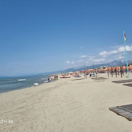Chalet La Dolce Vita Viareggio Exterior foto